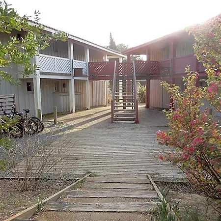 Hotel Au Domaine Du Golf Dans De Vacance 3*